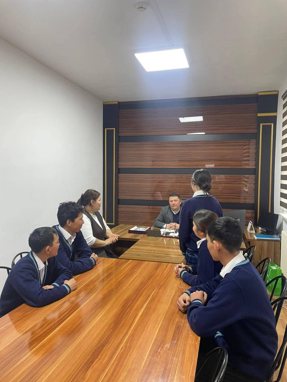  «БОЛАШАҚ МЕМЛЕКЕТТІК ҚЫЗМЕТШІ» жобасы аясында «Үздік мемлекеттік қызметші» тақырыбында ашық есік күні өткізілді